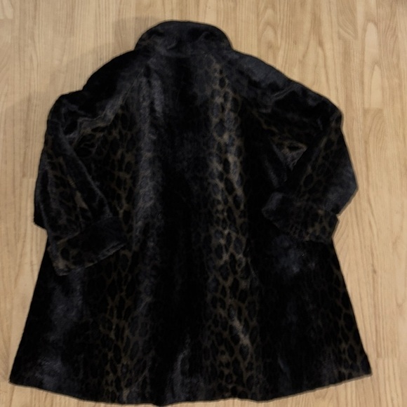 PIÉDESTAL PETITES Fur Leopard Coat - Picture 2 of 9
